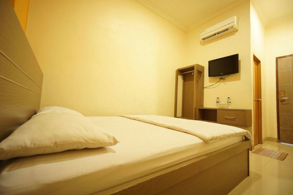 Hotel Diamond Makassar Exterior foto